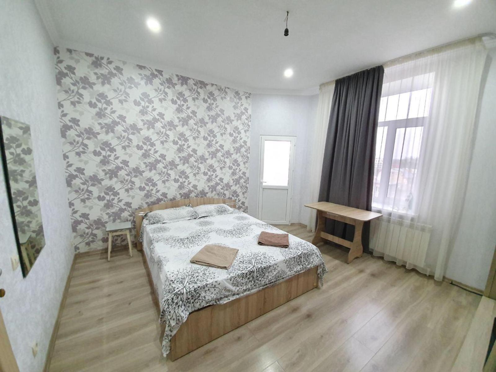 Tourist Home At Stefan Cel Mare With 2 Rooms คีชีเนา ภายนอก รูปภาพ